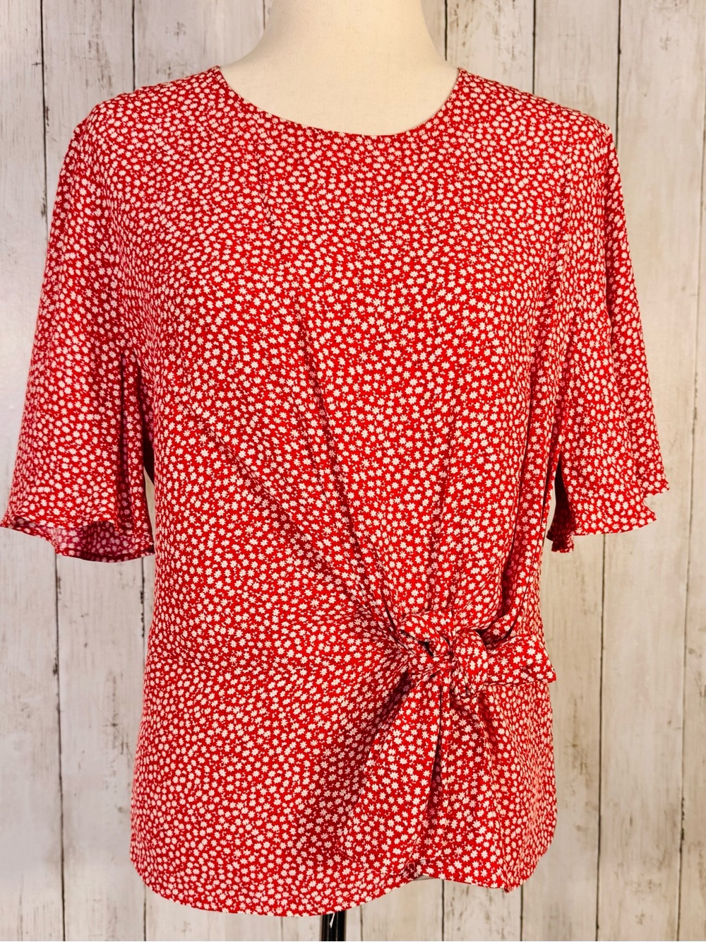 H&M | Red Floral Side-Tie Blouse | Size 10🌼❤️